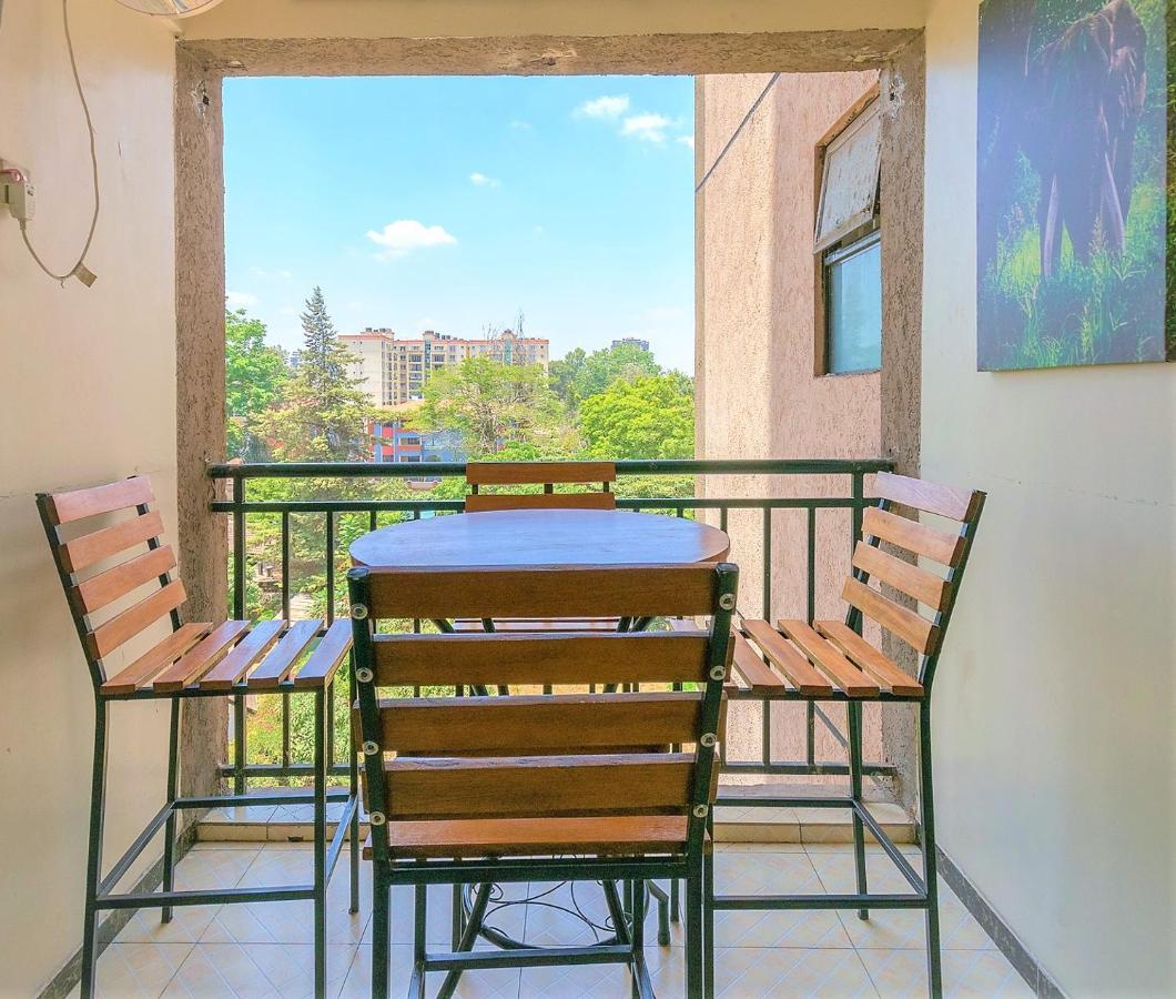 Tropical Themed 3Br And Dsq Apartment ไนโรบี ภายนอก รูปภาพ